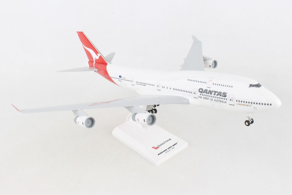 747-400 Qantas Airways donated to HARS MUSEUM VH-OJA (gear/stand included) 1/200 *Plastic [SKR1026]