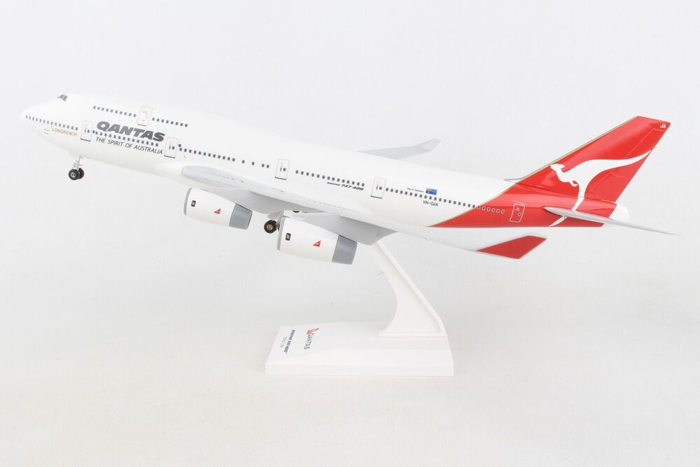 747-400 Qantas Airways donated to HARS MUSEUM VH-OJA (gear/stand included) 1/200 *Plastic [SKR1026]