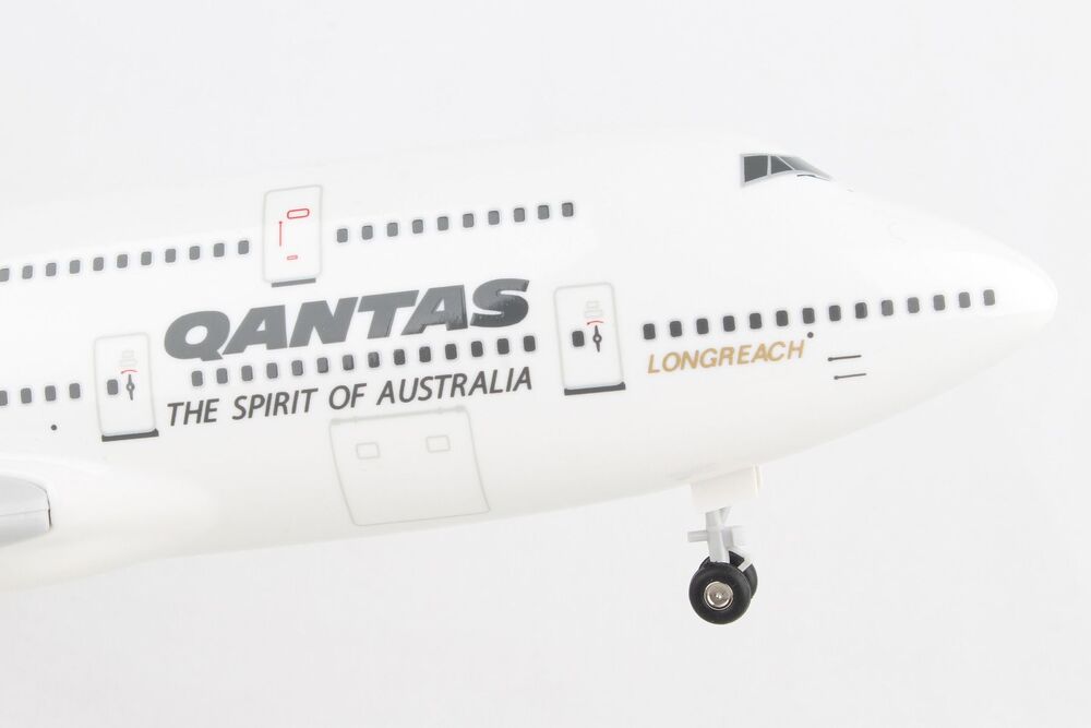 747-400 Qantas Airways donated to HARS MUSEUM VH-OJA (gear/stand included) 1/200 *Plastic [SKR1026]