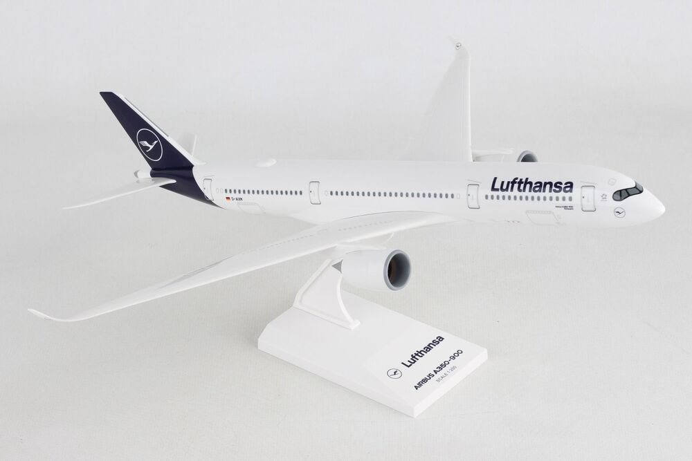 A350-900 Lufthansa Airlines D-AIXM (without gear/stand included) 1/200 *Plastic [SKR1027]