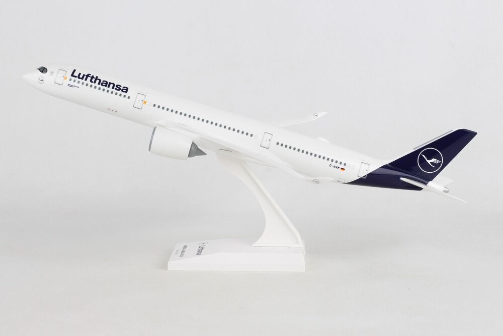 A350-900 Lufthansa Airlines D-AIXM (without gear/stand included) 1/200 *Plastic [SKR1027]