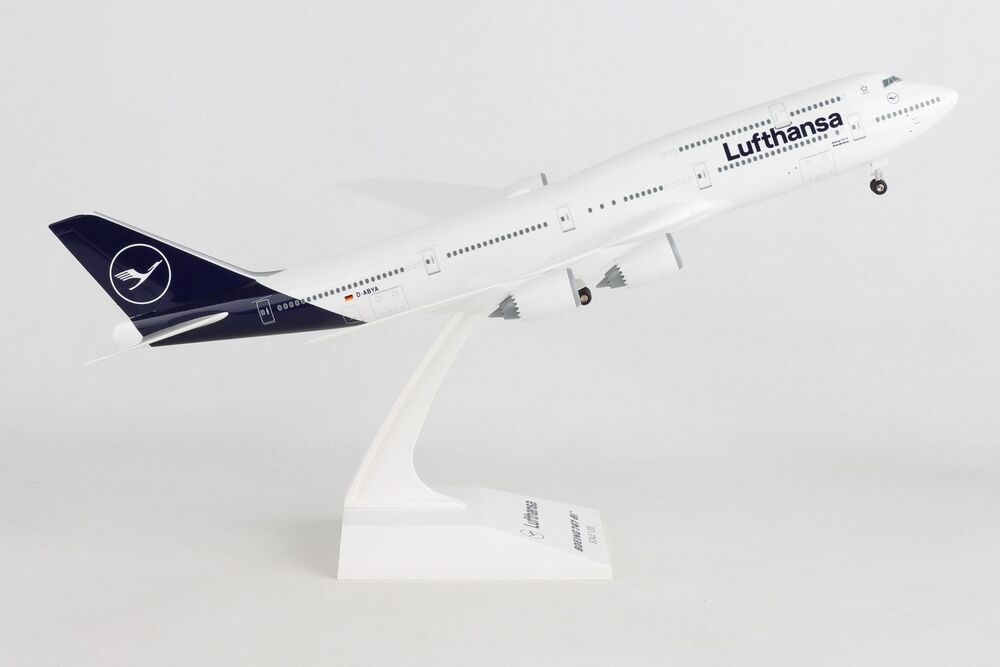 SkyMarks 747-8 ルフトハンザ航空 D-ABYA (ギア/スタンド付属) 1/200