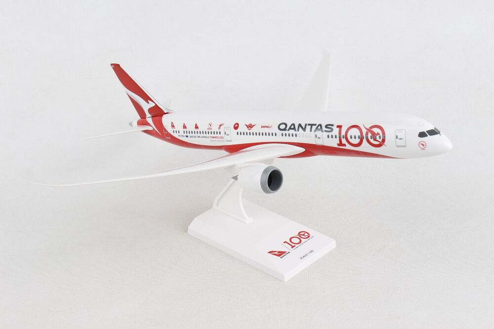 787-9 Qantas 100th Anniversary VH-ZNJ (without gear/stand included) 1/200 *Plastic [SKR1044]