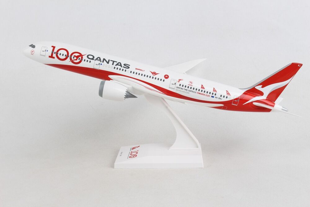 787-9 Qantas 100th Anniversary VH-ZNJ (without gear/stand included) 1/200 *Plastic [SKR1044]