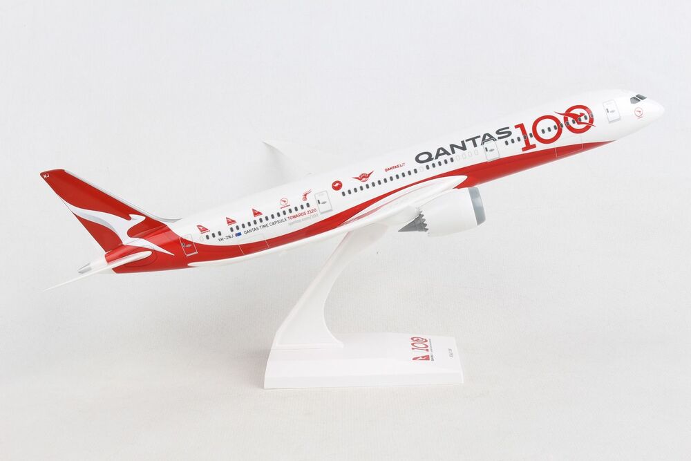 787-9 Qantas 100th Anniversary VH-ZNJ (without gear/stand included) 1/200 *Plastic [SKR1044]