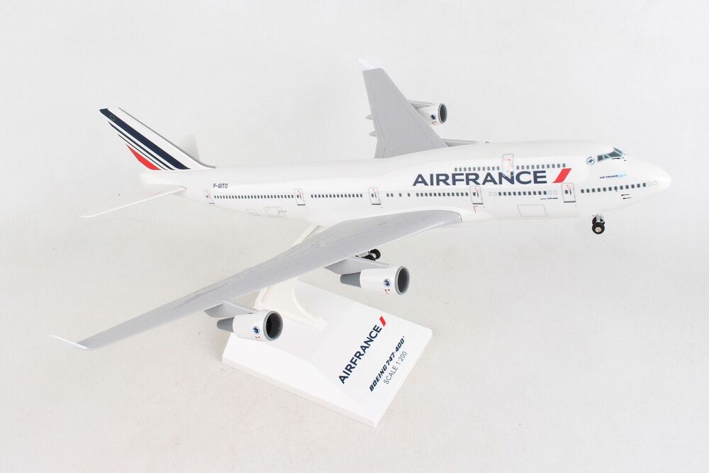 747-400 Air France 2010s F-GITD (gear/stand included) 1/200 *Plastic [SKR1070]