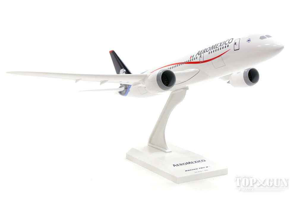 787-8 Aeromexico (without gear/stand included) 1/200 *Plastic [SKR335]