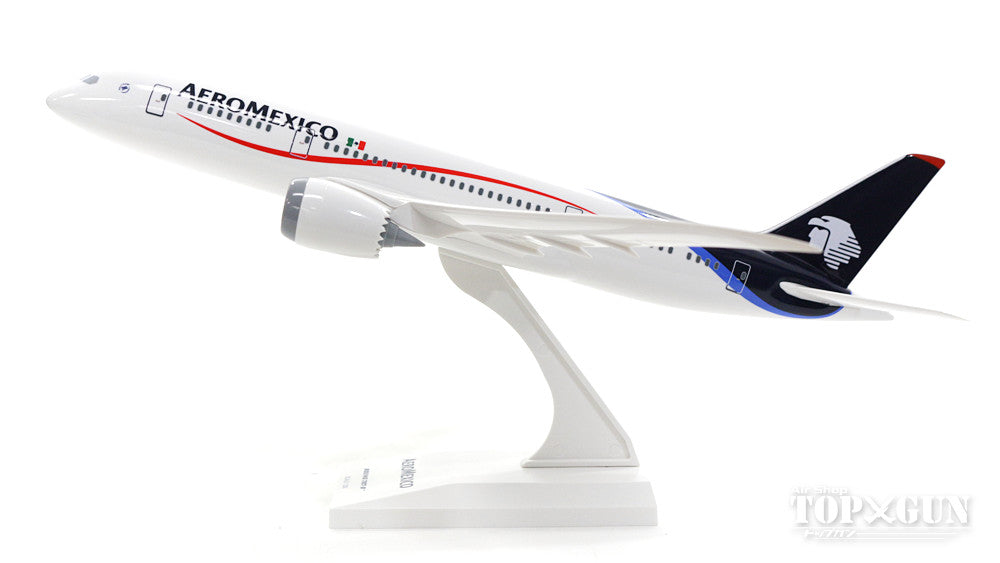 787-8 Aeromexico (without gear/stand included) 1/200 *Plastic [SKR335]