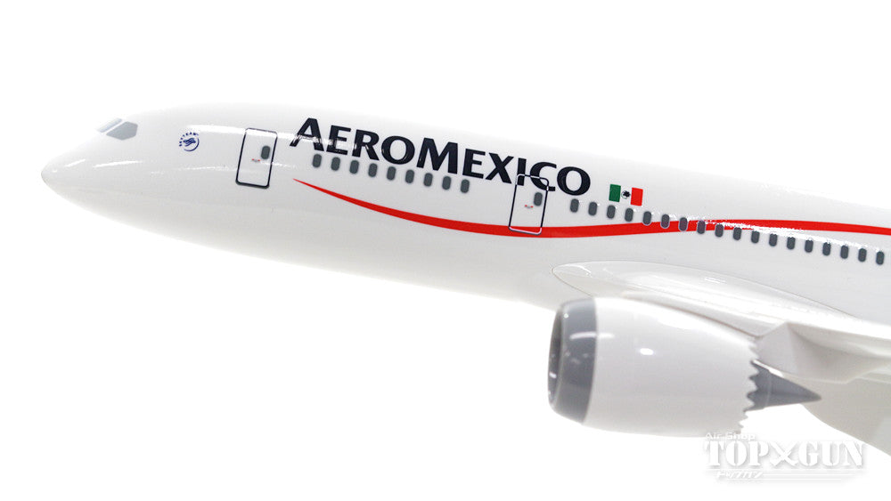 787-8 Aeromexico (without gear/stand included) 1/200 *Plastic [SKR335]