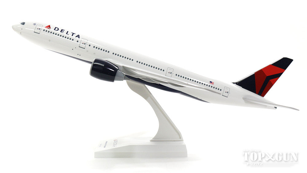 777-200ER Delta Airlines (without gear/stand included) 1/200 *Plastic [SKR374]