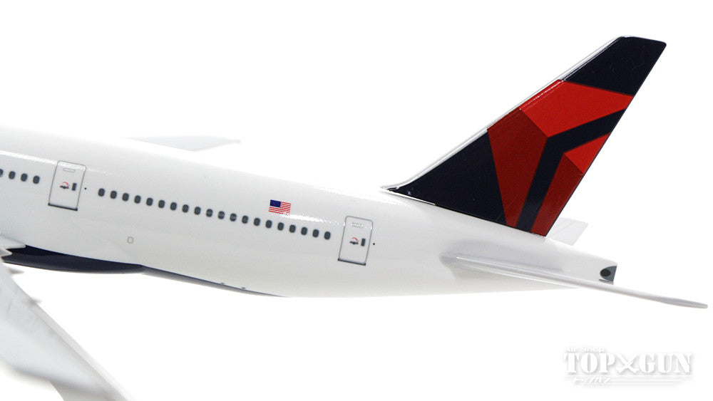 777-200ER Delta Airlines (without gear/stand included) 1/200 *Plastic [SKR374]