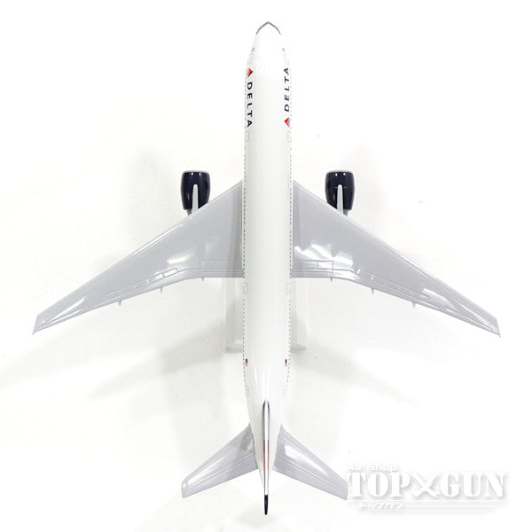 777-200ER Delta Airlines (without gear/stand included) 1/200 *Plastic [SKR374]