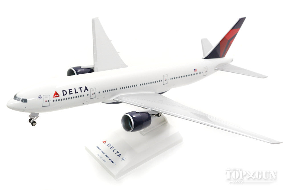 777-200ER Delta Airlines (gear/stand included) 1/200 *Plastic [SKR374G]