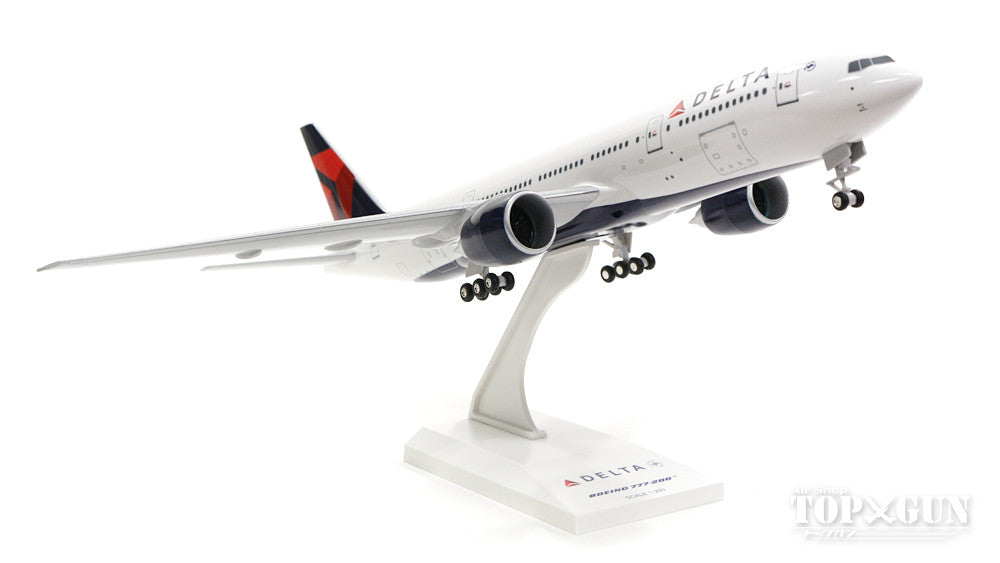 777-200ER Delta Airlines (gear/stand included) 1/200 *Plastic [SKR374G]