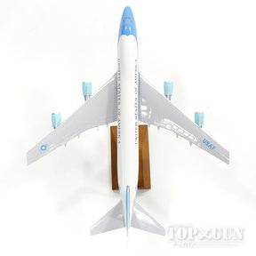 747-200 エアフォースワン 米国大統領専用機 #29000 (ギア/スタンド付属) 1/200 ※プラ製 [SKR5005]