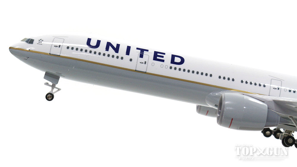 777-300ER United Airlines N58031 (with wooden stand/gear) 1/200 *Plastic [SKR5103]