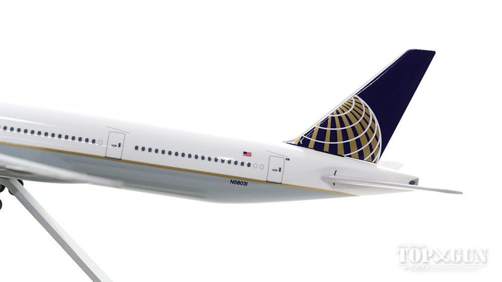 777-300ER United Airlines N58031 (with wooden stand/gear) 1/200 *Plastic [SKR5103]