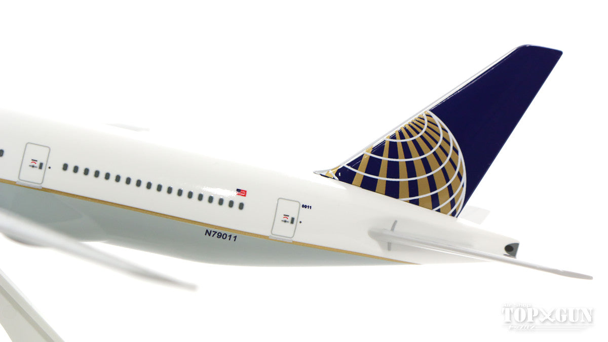 777-200ER United Airlines N79011 (without gear/stand included) 1/200 *Plastic [SKR597]