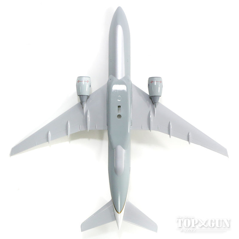 777-200ER United Airlines N79011 (without gear/stand included) 1/200 *Plastic [SKR597]