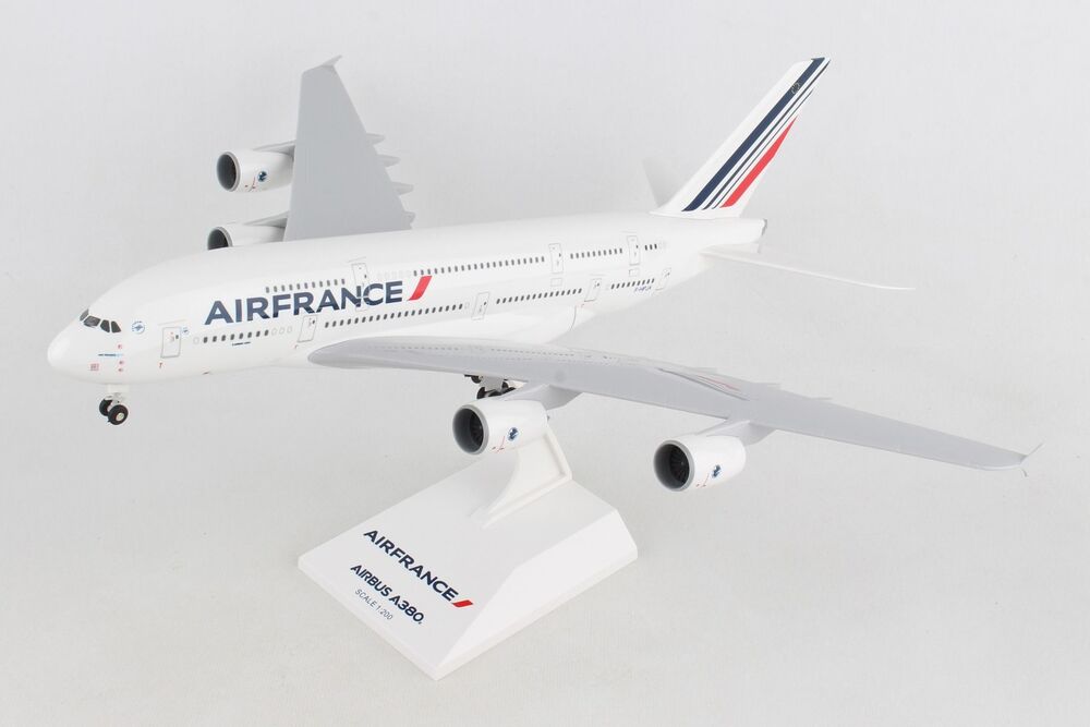 A380 Air France F-HPJA (gear/stand included) 1/200 *Plastic [SKR617]