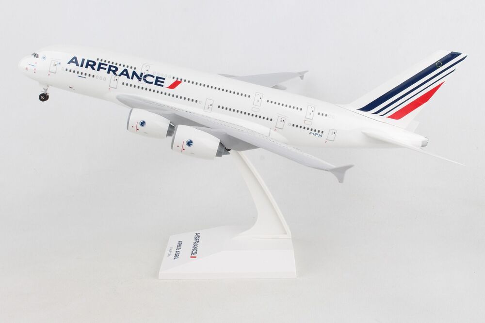 A380 Air France F-HPJA (gear/stand included) 1/200 *Plastic [SKR617]