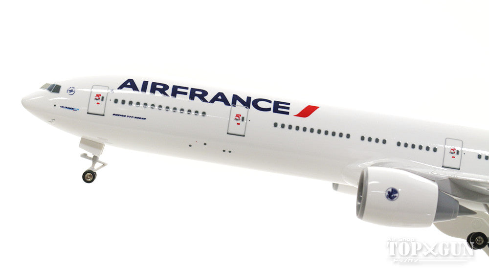 777-300ER Air France F-GZND (gear/stand included) 1/200 *Plastic [SKR653]