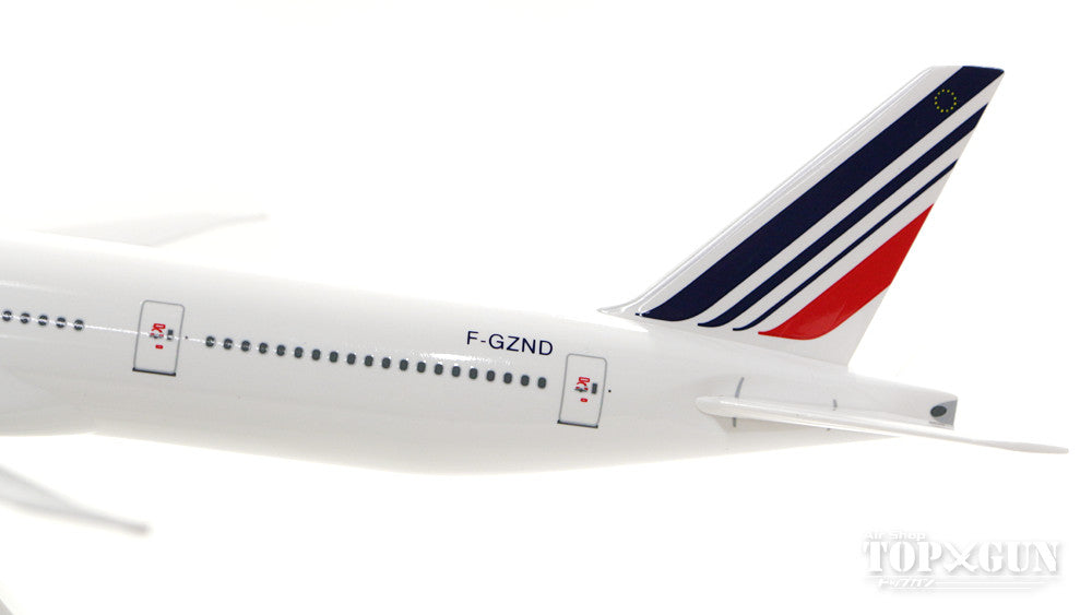 777-300ER Air France F-GZND (gear/stand included) 1/200 *Plastic [SKR653]