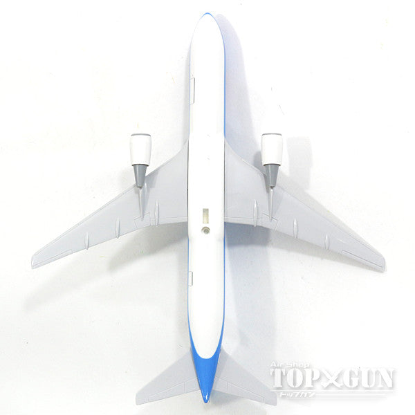 767-300ER TwiFly G-OBYG (without gear/stand included) 1/200 *Plastic [SKR675]