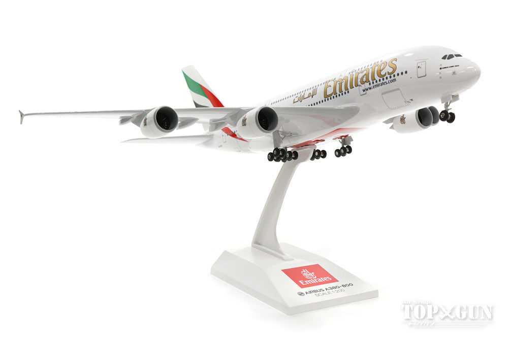 A380 Emirates Airlines A6-EEA (gear/stand included) 1/200 *Plastic [SKR698]