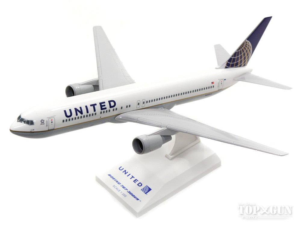 767-300ER United Airlines N652UA (without gear/stand included) 1/200 *Plastic [SKR726]