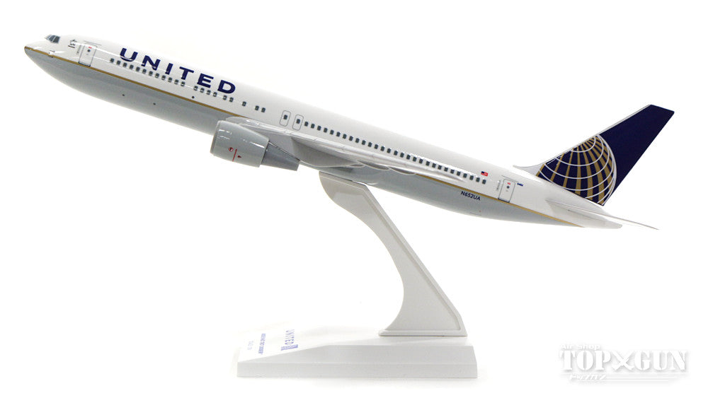 767-300ER United Airlines N652UA (without gear/stand included) 1/200 *Plastic [SKR726]