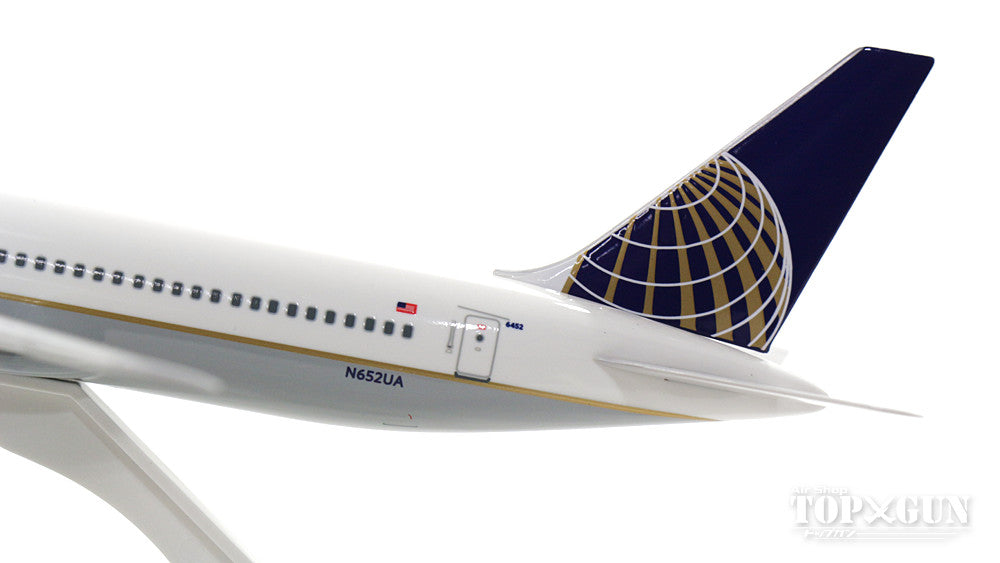 767-300ER United Airlines N652UA (without gear/stand included) 1/200 *Plastic [SKR726]