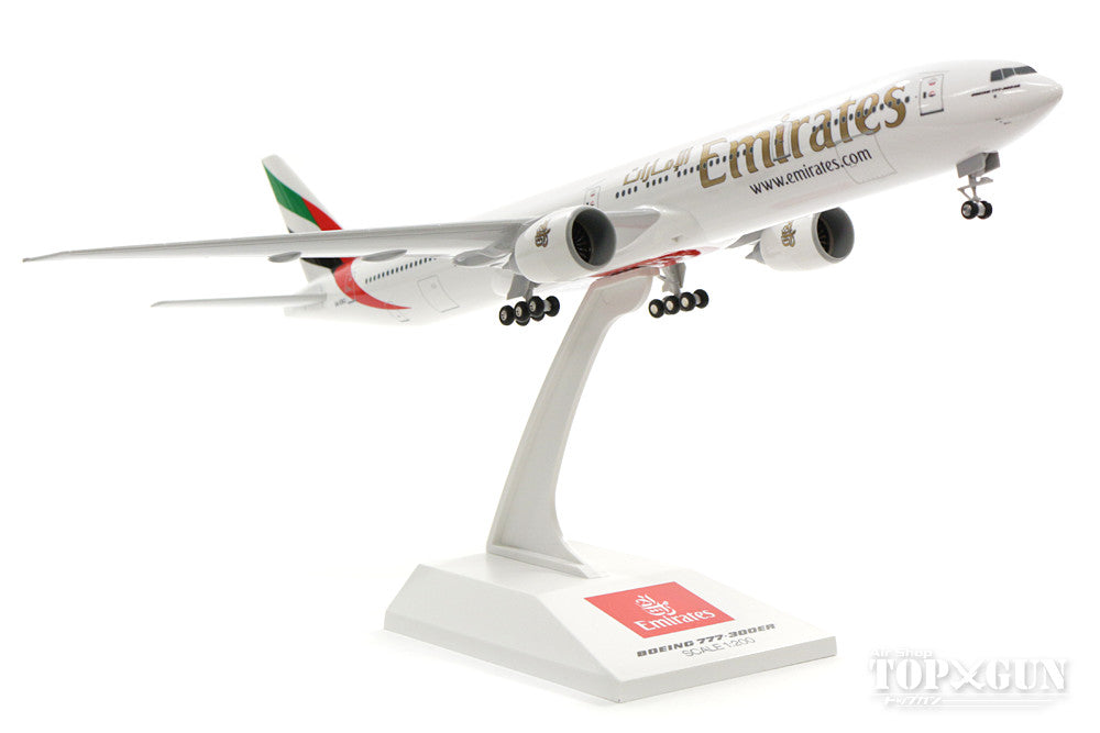 777-300ER Emirates Airlines A6-EBQ (stand included) 1/200 *Plastic [SKR727]