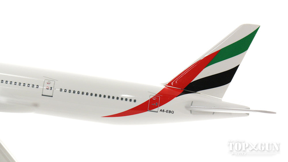 777-300ER Emirates Airlines A6-EBQ (stand included) 1/200 *Plastic [SKR727]