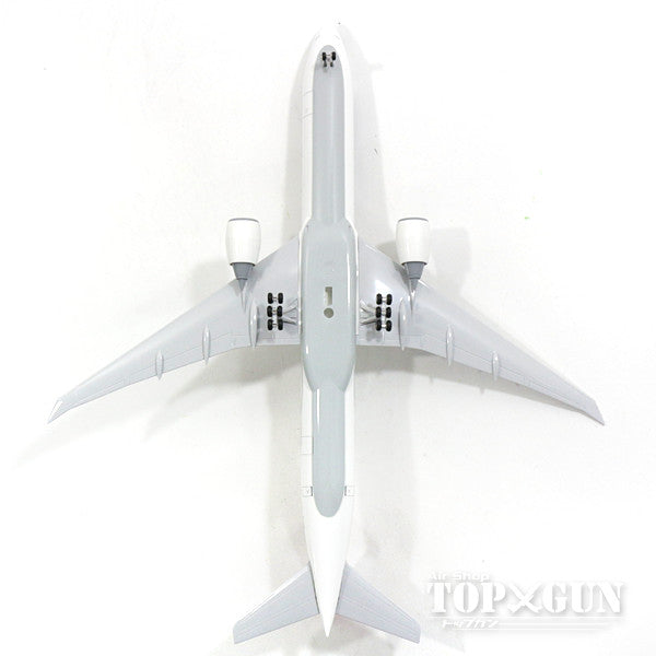 777-300ER Turkish Airlines TC-JJO (gear/stand included) 1/200 *Plastic [SKR740]