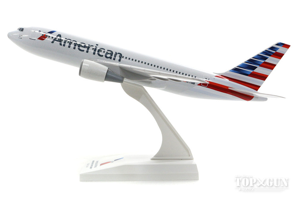 767-200 American Airlines N775AN (without gear/stand included) 1/200 *Plastic [SKR796]