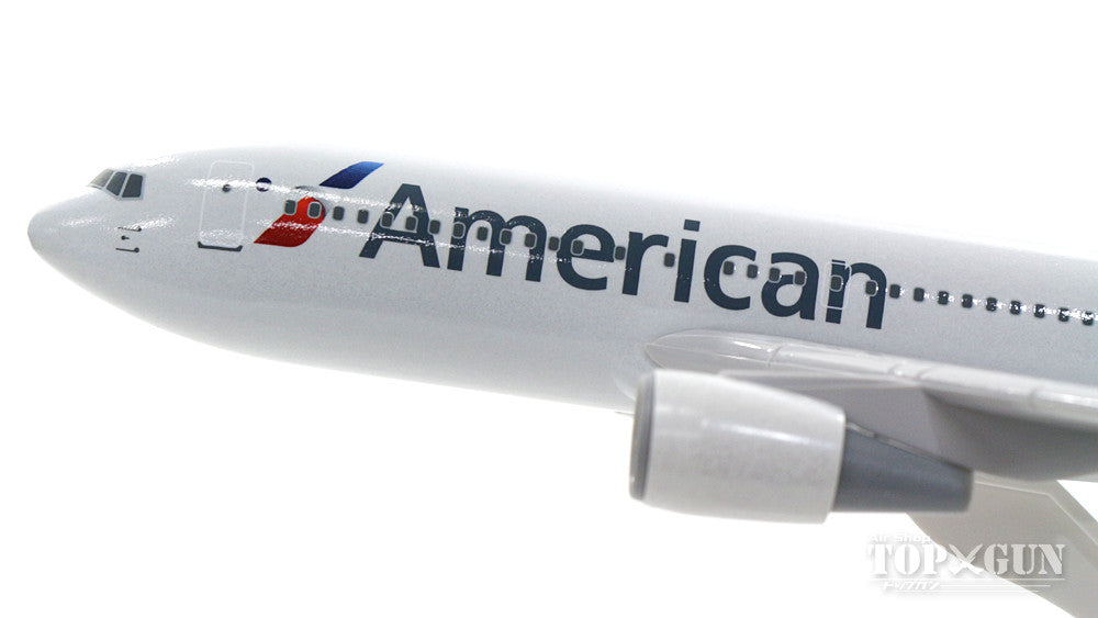 767-200 American Airlines N775AN (without gear/stand included) 1/200 *Plastic [SKR796]