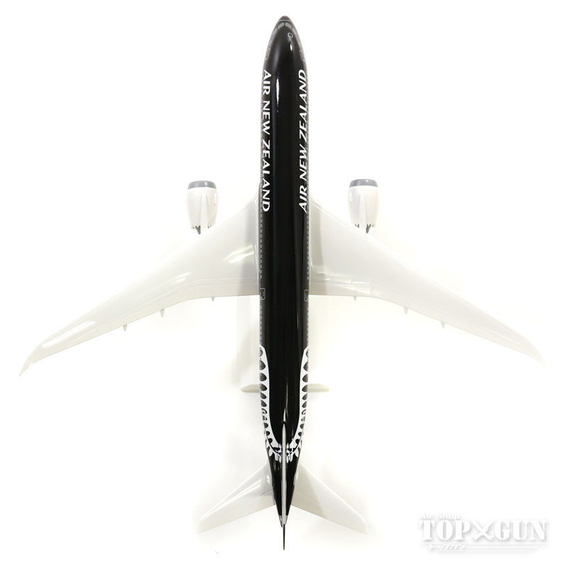 787-9 Air New Zealand Special Paint "All Blacks" ZK-NZE (without gear/stand included) 1/200 *Plastic [SKR800]