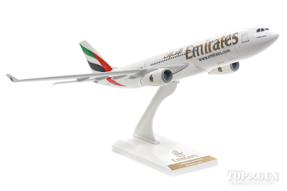 A330-200 Emirates Airlines A6-EKX (without gear/stand included) 1/200 *Plastic [SKR825]