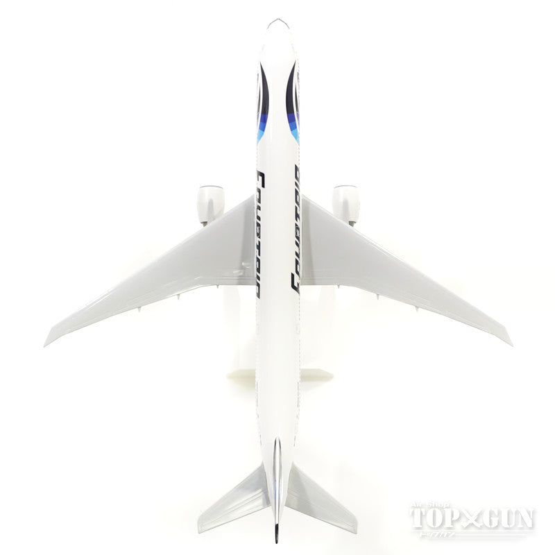 777-300ER EgyptAir SU-GDL (gear/stand included) 1/200 *Plastic [SKR855]