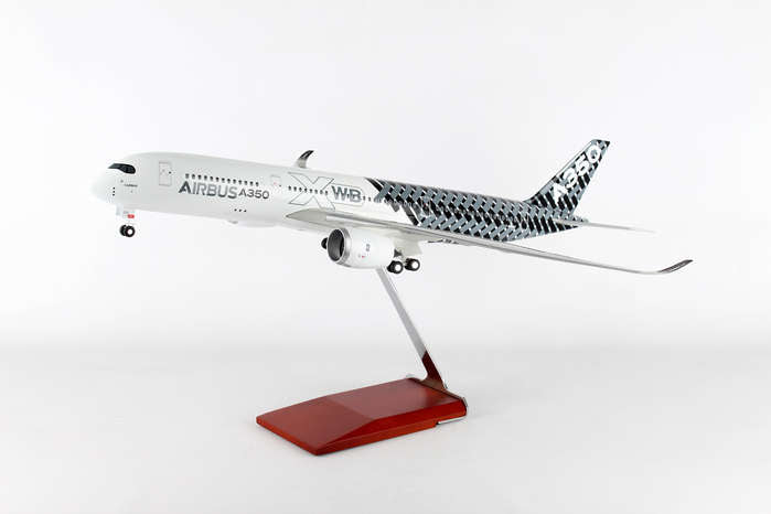 A350-900 Airbus House Color Carbon Paint F-WWCF (Wooden stand/gear included) 1/100 *Resin [SKR8804]