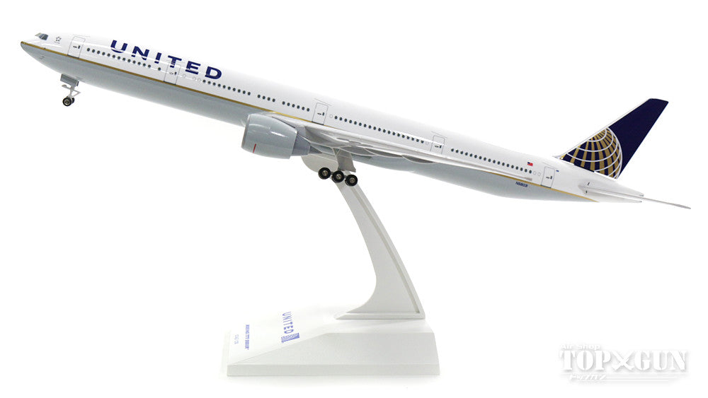 777-300ER United Airlines N58031 (gear/stand included) 1/200 *Plastic [SKR900]