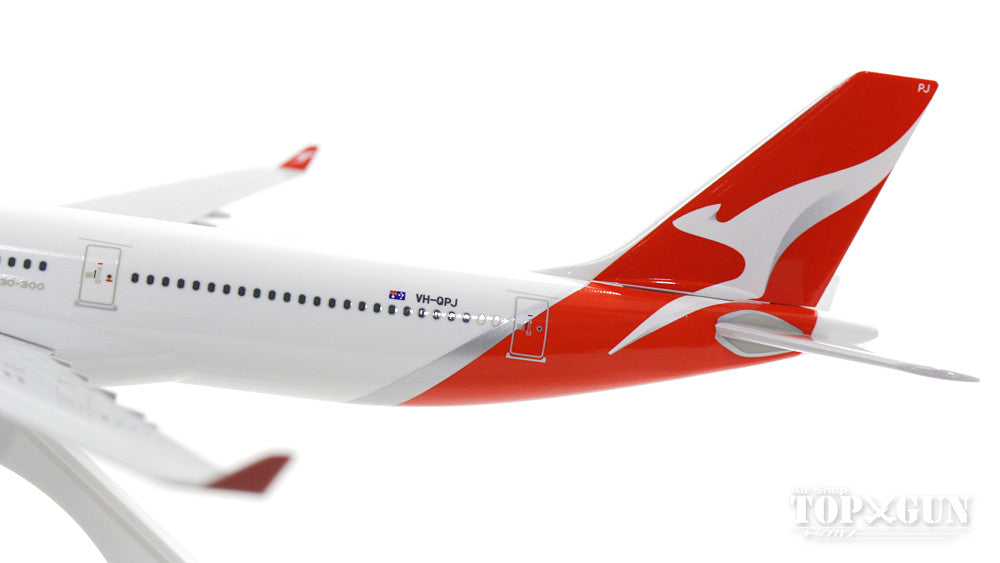 A330-300 Qantas VH-QPJ (without gear/stand included) 1/200 *Plastic [SKR928]