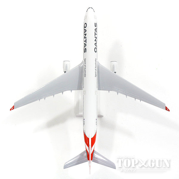 A330-300 Qantas VH-QPJ (without gear/stand included) 1/200 *Plastic [SKR928]