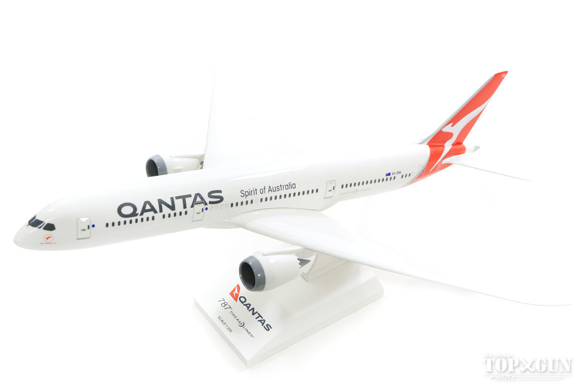 787-9 Qantas VH-ZNA (without gear/stand included) 1/200 *Plastic [SKR942]