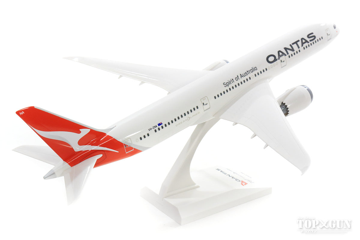 787-9 Qantas VH-ZNA (without gear/stand included) 1/200 *Plastic [SKR942]