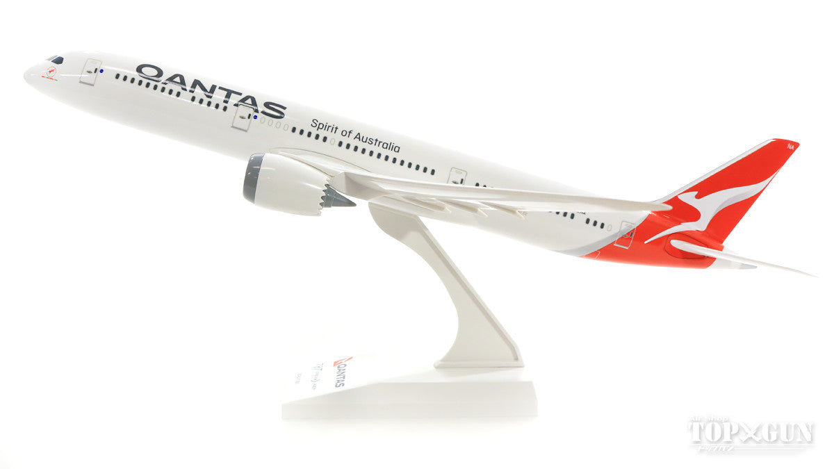 787-9 Qantas VH-ZNA (without gear/stand included) 1/200 *Plastic [SKR942]