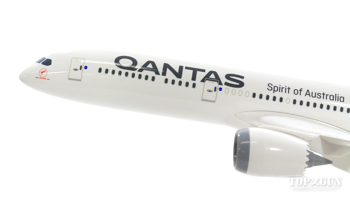 787-9 Qantas VH-ZNA (without gear/stand included) 1/200 *Plastic [SKR942]