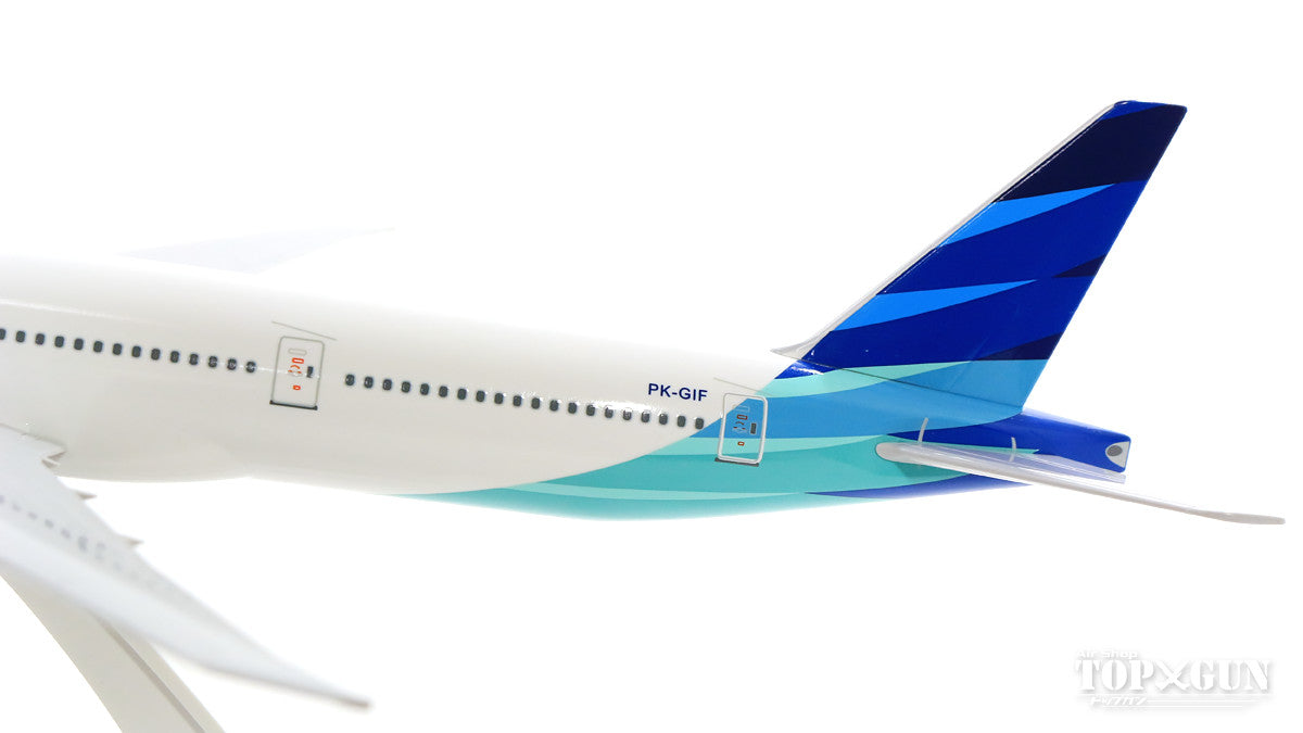 777-300ER Garuda Indonesia PK-GIF (gear/stand included) 1/200 *Plastic [SKR966]