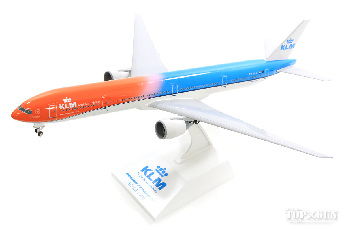 777-300ER KLM Royal Dutch Airlines "Orange Pride" PH-BVA (gear/stand included) 1/200 *Plastic [SKR972]